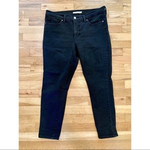 Black Levi’s jeans, like new